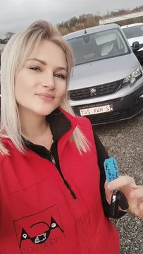 Prijevoznik Mali kombi Peugeot  Partner  u JUPILLE-SUR-MEUSE Belgija